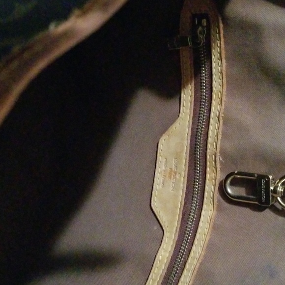 Authentic Louis Vuitton  handbag! - Picture 5 of 8